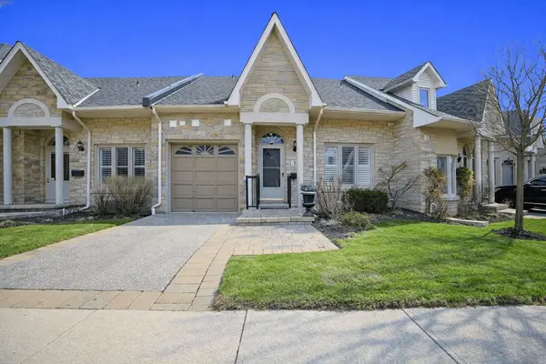 1010 Cristina CT #7, Mississauga, ON L5J 4T7