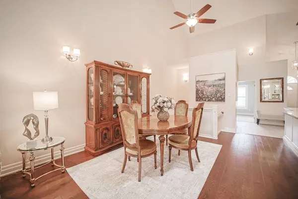 1010 Cristina CT #7, Mississauga, ON L5J 4T7