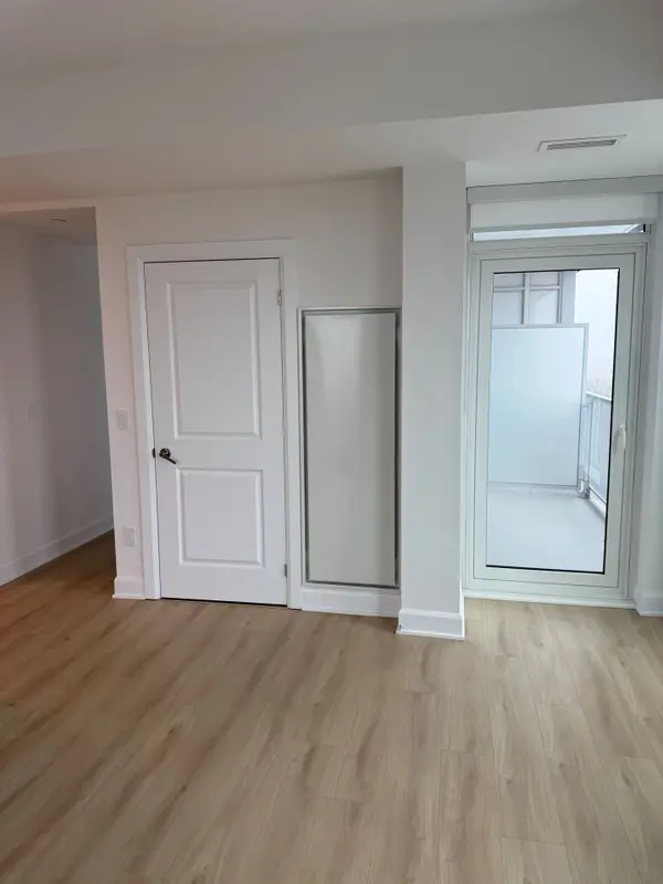 3240 William Coltson AVE #1203, Oakville, ON L6H 8C8