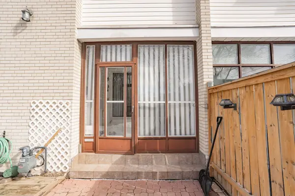 61 Ardglen DR #19, Brampton, ON L6W 1V1