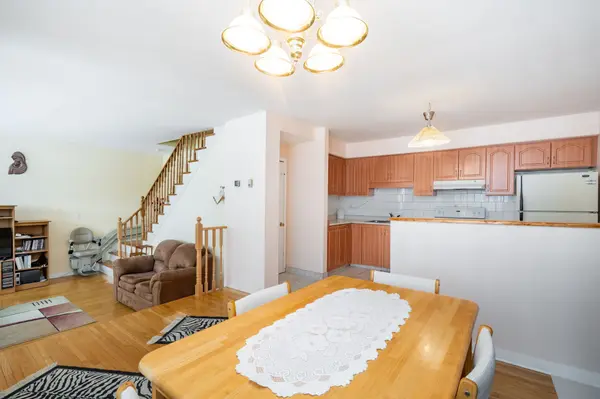 61 Ardglen DR #19, Brampton, ON L6W 1V1