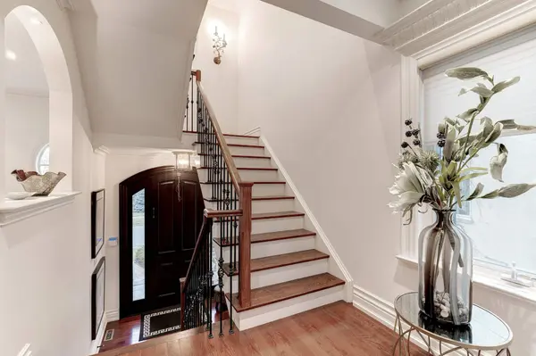 2214 Hampstead RD, Oakville, ON L6H 6Y9