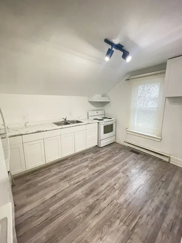 99 Page ST, St. Catharines, ON L2R 4A8