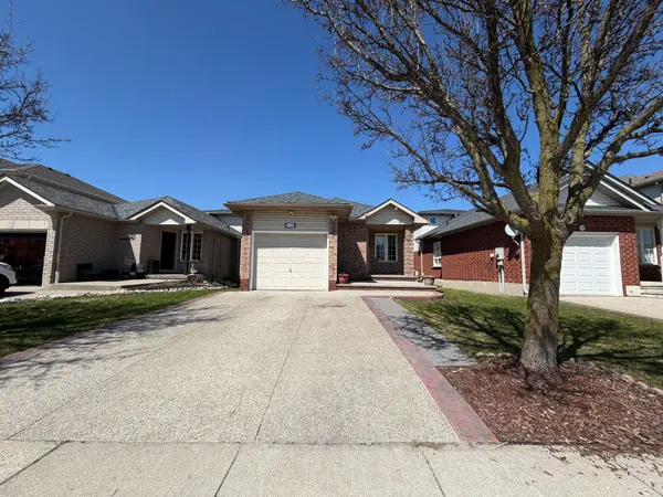 125 Hawkins DR, Cambridge, ON N1T 1Z8