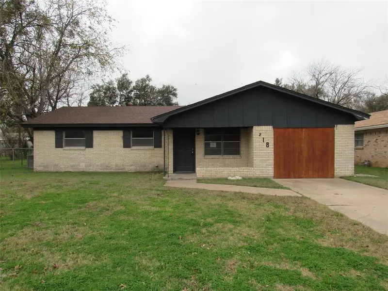 218 Virginia Drive, Lacy Lakeview, TX 76705