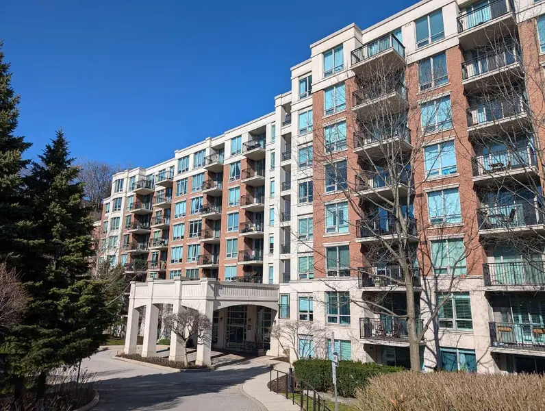 38 William Carson CRES #222, Toronto C12, ON M2P 2H2