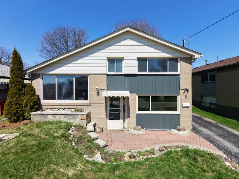 740 Stone ST, Oshawa, ON L1J 1A6