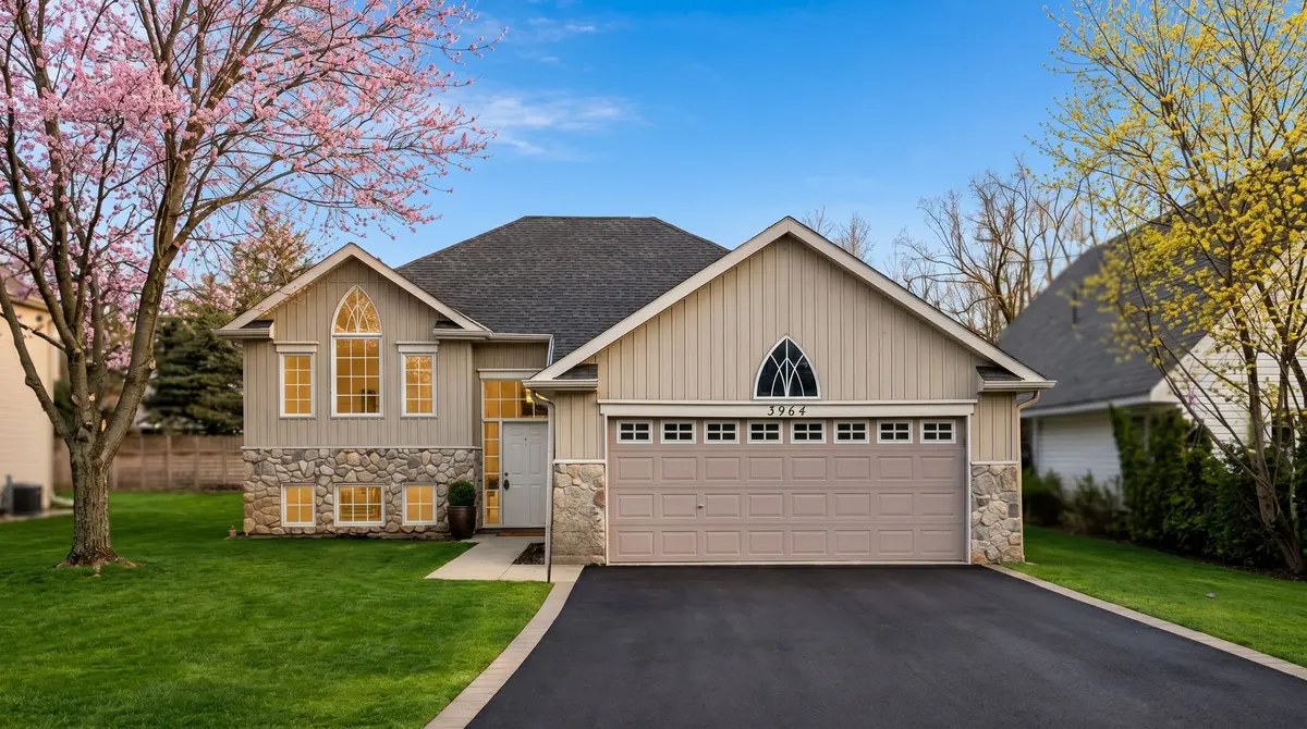 3964 Alcina AVE, Innisfil, ON L9S 2M1