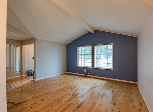 396 Aldine ST, Winnipeg, MB R3J 3B4