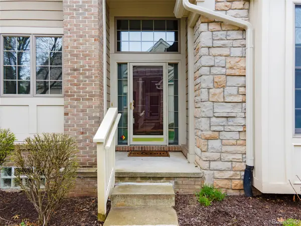 16680 Lyonhurst CIR, Northville Township, MI 48168