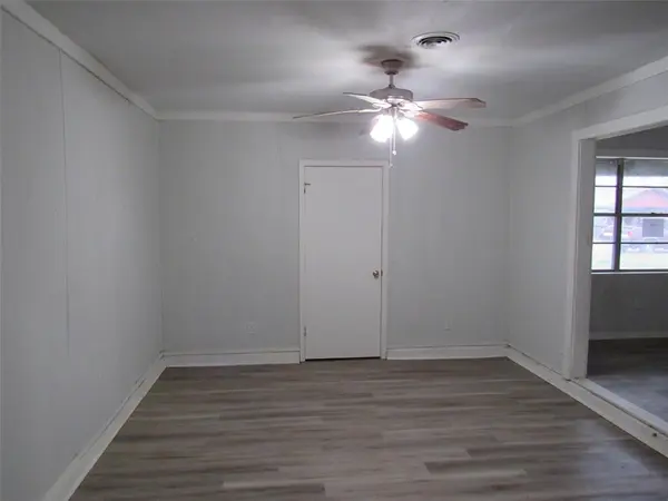 218 Virginia Drive, Lacy Lakeview, TX 76705