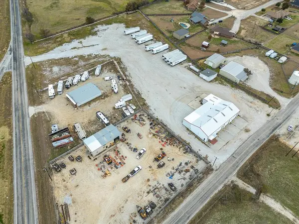 707 S Wickham Street, Alvord, TX 76225