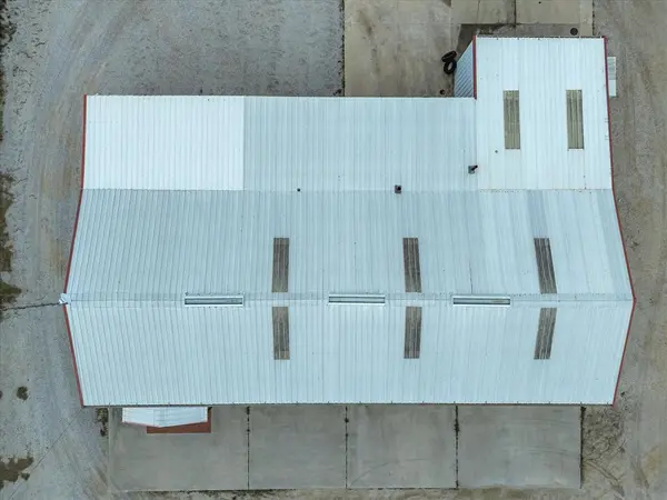 707 S Wickham Street, Alvord, TX 76225