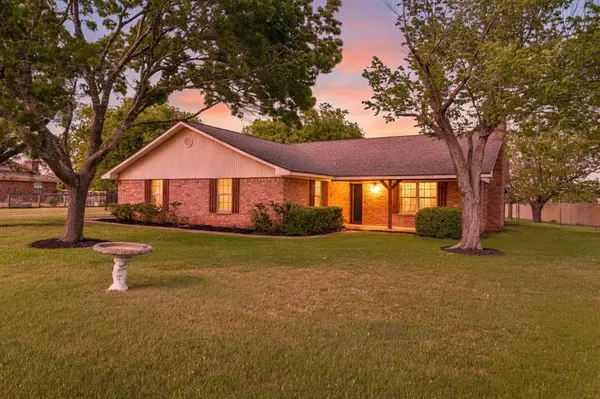 776 April Lane, China Spring, TX 76633