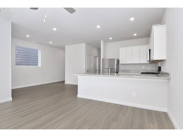 1175 PARKSIDE AVE, Woodburn, OR 97071