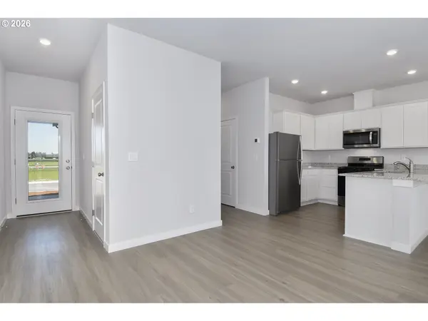 1175 PARKSIDE AVE, Woodburn, OR 97071