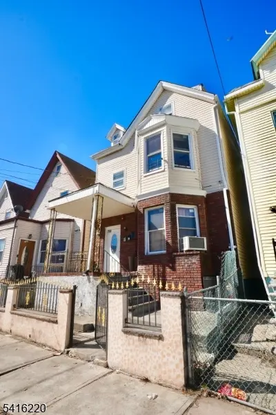 780 Madison Ave, Paterson City, NJ 07504