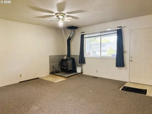 1918 SE REGNER RD, Gresham, OR 97080