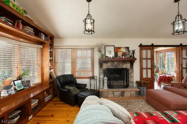 4 Greenbrier Rd, Green Brook Twp., NJ 08812