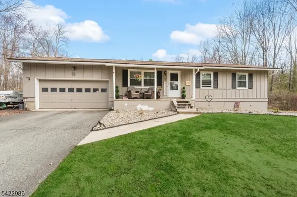 41 Kent Rd, Hampton Twp., NJ 07860