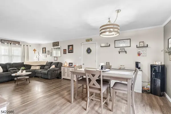 41 Kent Rd, Hampton Twp., NJ 07860