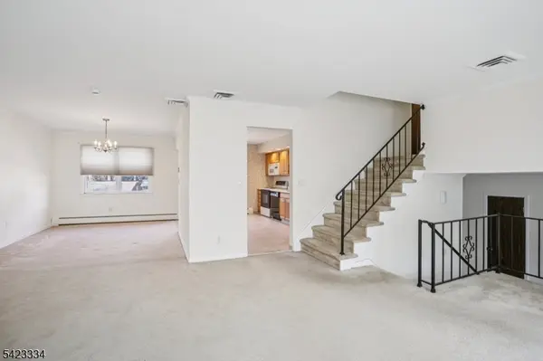 2 Eisenhower Rd, Closter Boro, NJ 07624