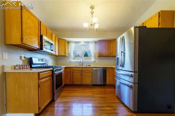 5560 Whimsical DR, Colorado Springs, CO 80917