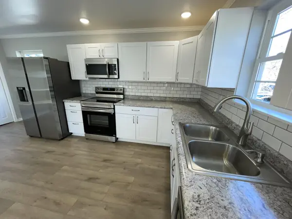 913 Pine AVE, Alma, MI 48801