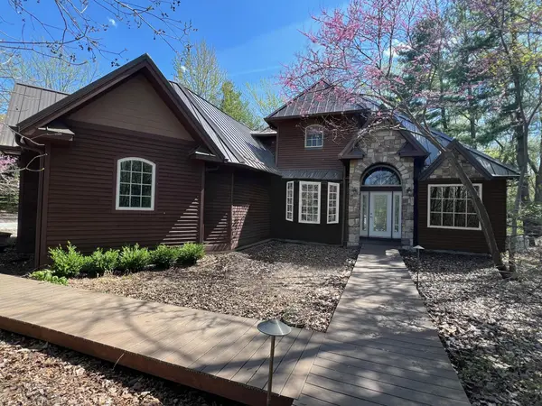 5650 Lily LN, Chikaming Twp, MI 49125