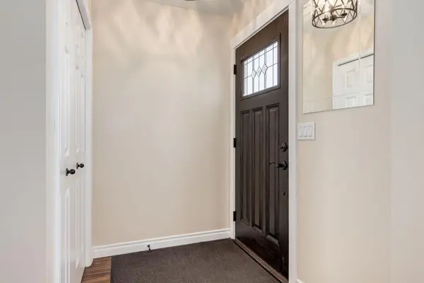 34 Arbour Crest CIR NW, Calgary, AB T3G 4H1