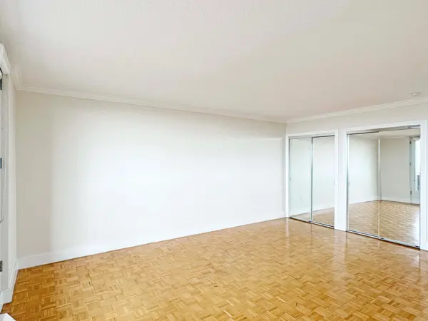 666 Spadina AVE #2202, Toronto C01, ON M5S 2H8