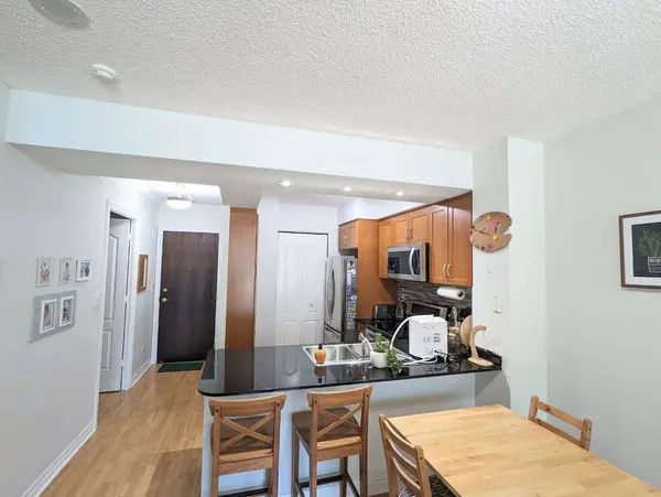 38 William Carson CRES #222, Toronto C12, ON M2P 2H2