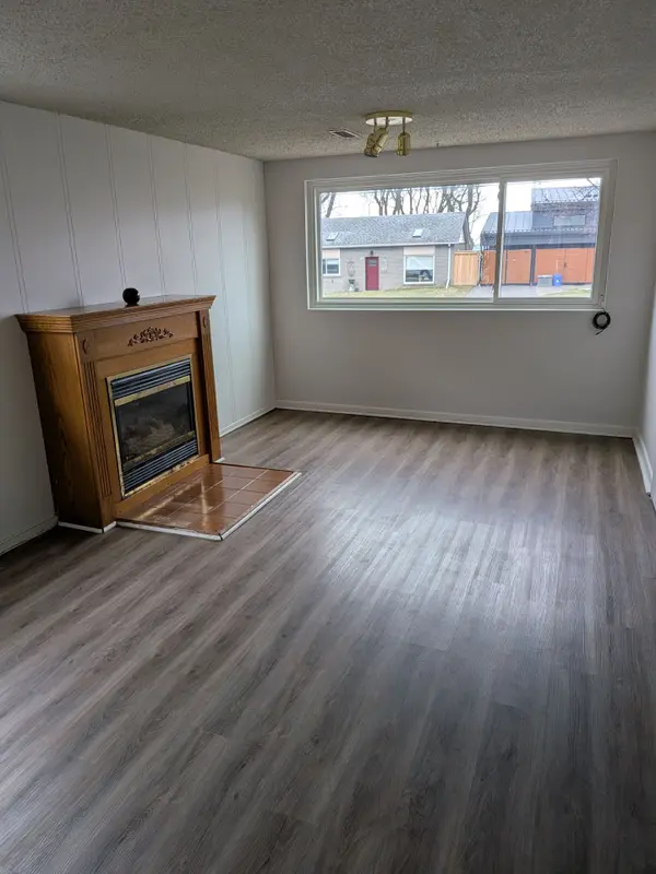 740 Stone ST, Oshawa, ON L1J 1A6