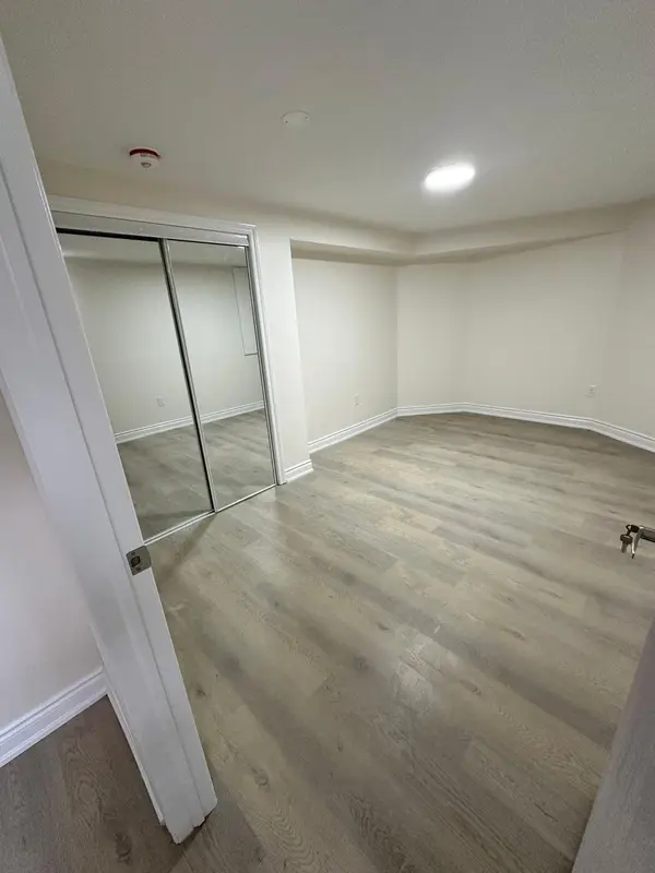 151 Lyndhurst DR #Bsmt, Markham, ON L3T 6R6