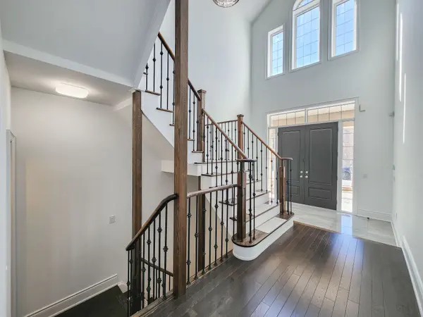 47 Hurst AVE, Vaughan, ON L6A 4Y5