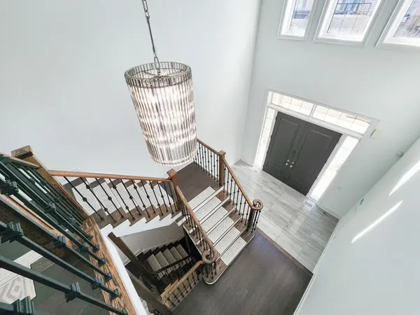 47 Hurst AVE, Vaughan, ON L6A 4Y5