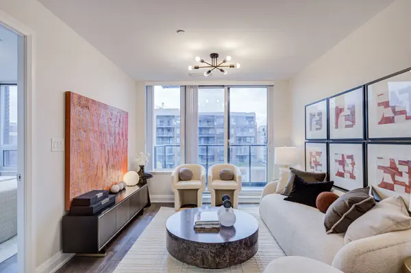 18 Uptown DR #808, Markham, ON L3R 5M5