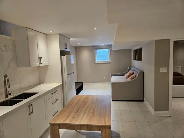 121 Badessa CIR #Lower, Vaughan, ON L4J 6E2