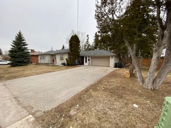 540 Big Bay Point RD, Barrie, ON L4N 3Z5