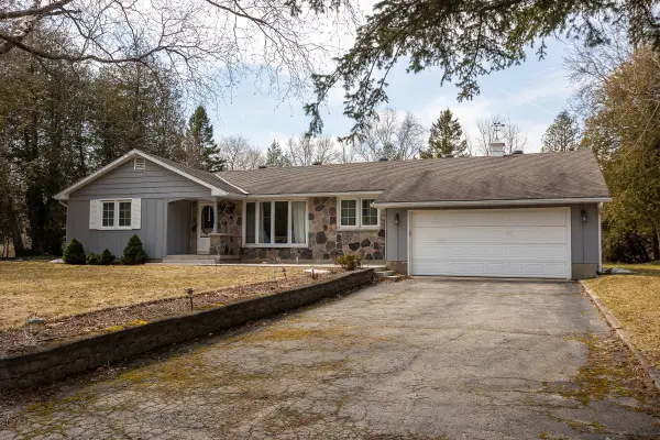 406 Balmy Beach RD, Georgian Bluffs, ON N4K 5N4