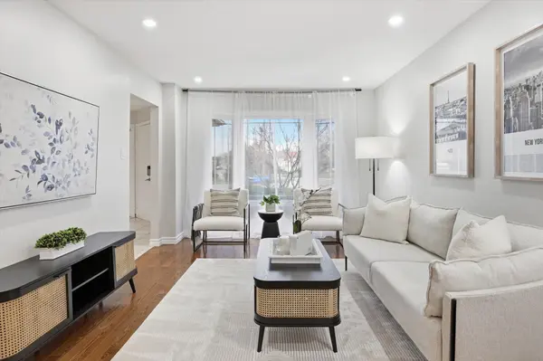 18 Regal DR, Hamilton, ON L8W 2P4