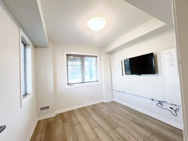 40 TEELIN CIR, Barrhaven, ON K2J 6V1