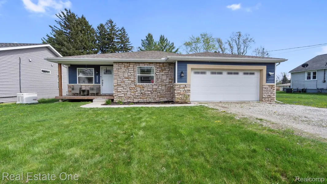 15586 Pine ST, Monroe Charter Township, MI 48161