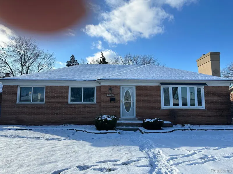 7043 WHITEFIELD ST, Dearborn Heights, MI 48127