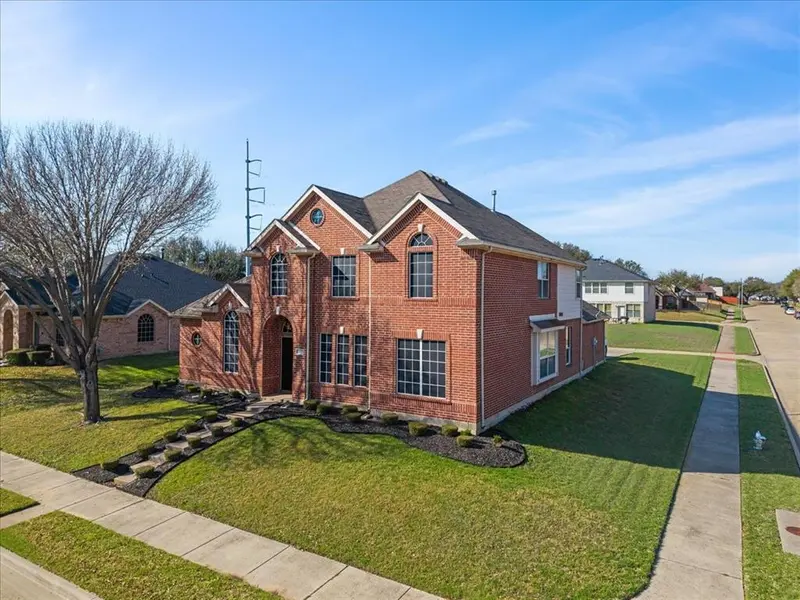 1137 Versailles Avenue, Desoto, TX 75115