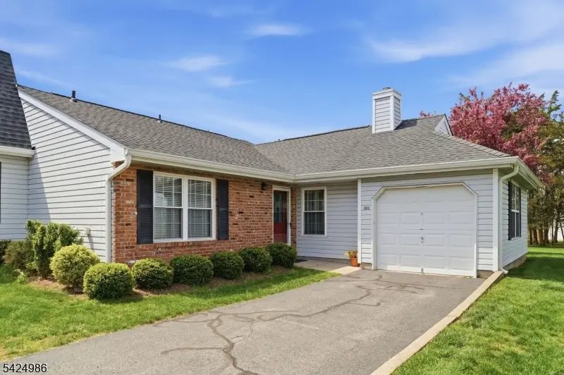 363 Cotswold Pl, Franklin Twp., NJ 08873