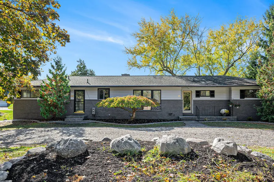 60 Waldon RD, Clarkston, MI 48346