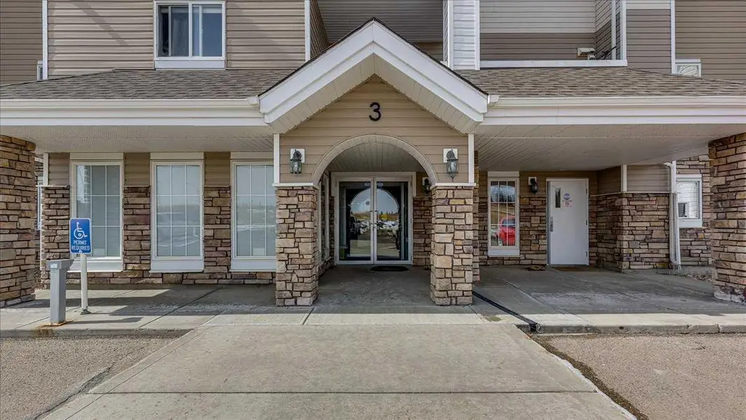 3 Broadway Rise #410, Sylvan Lake, AB T4S 0G9