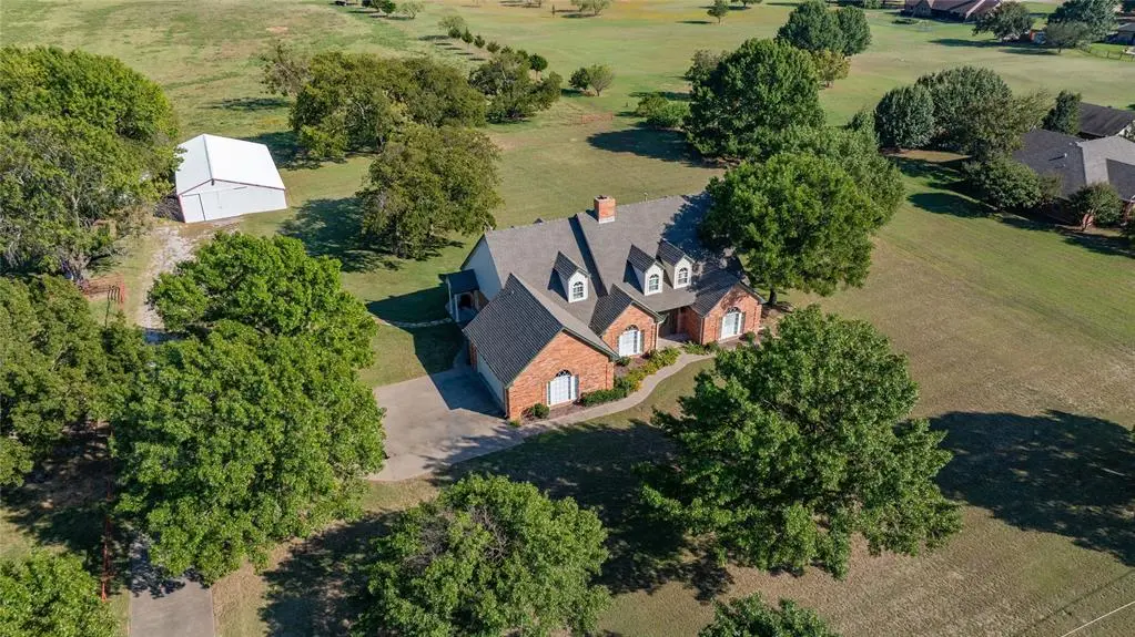 476 County Road 260, Gainesville, TX 76240