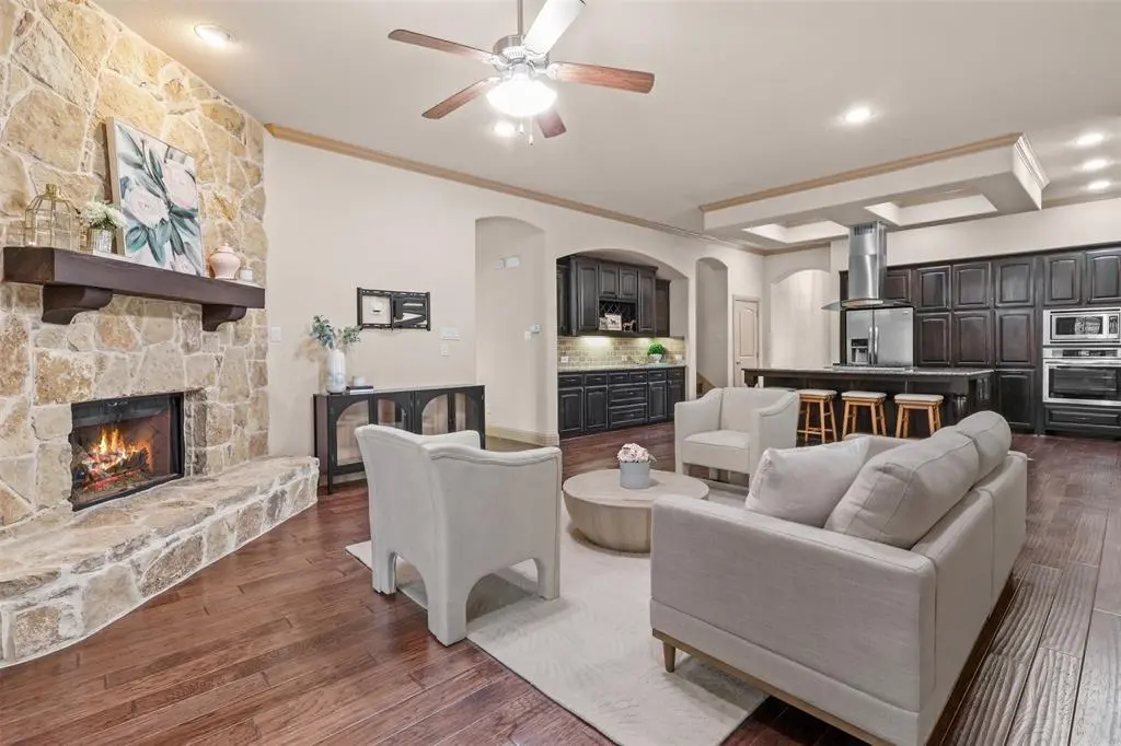 437 Middleton Drive, Roanoke, TX 76262